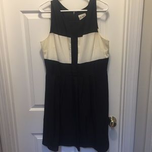 Black/OFF White Short Sleeveless Dress